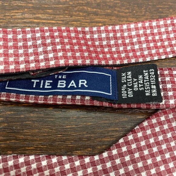 The Tie Bar Men's Gingham Check Silk Bow Tie Red Adjustable - Picture 5 of 5